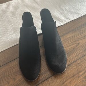 NWOT LUCKY BRAND booties size 9